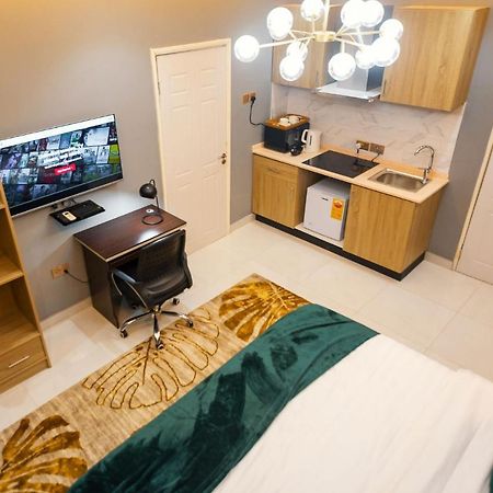 The Avery Suites, East Legon Акра Екстериор снимка