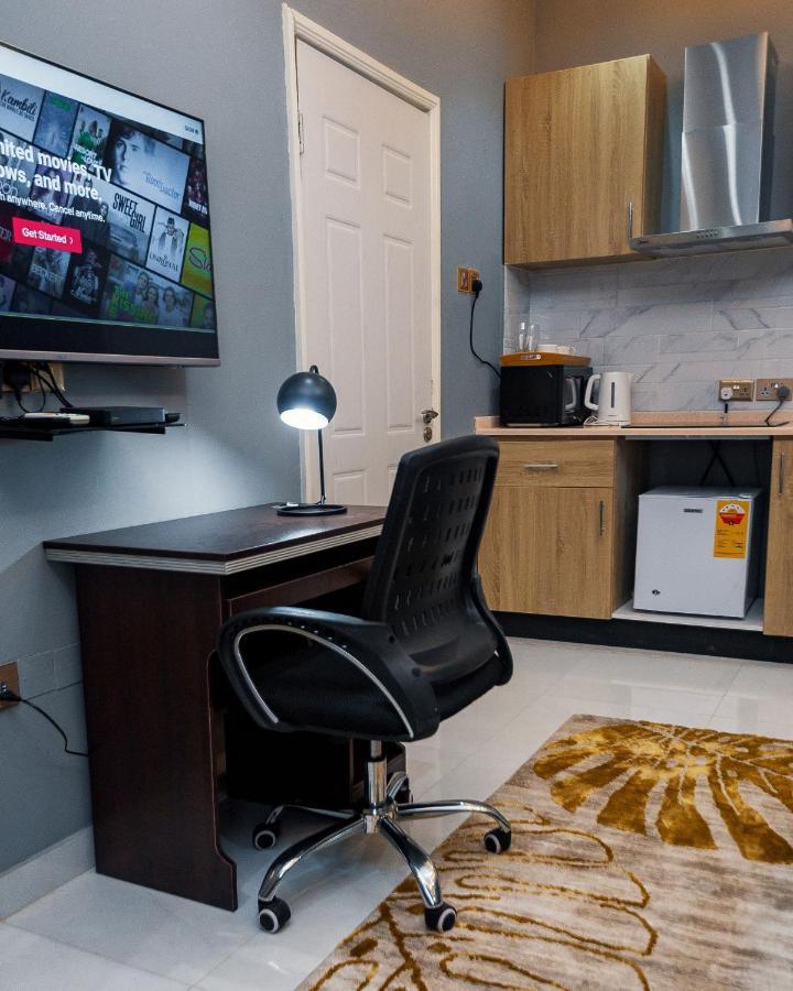 The Avery Suites, East Legon Акра Екстериор снимка