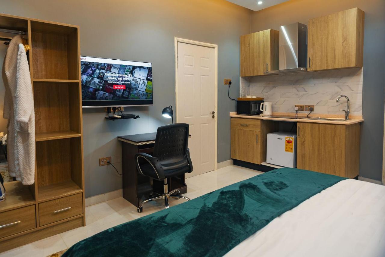 The Avery Suites, East Legon Акра Екстериор снимка